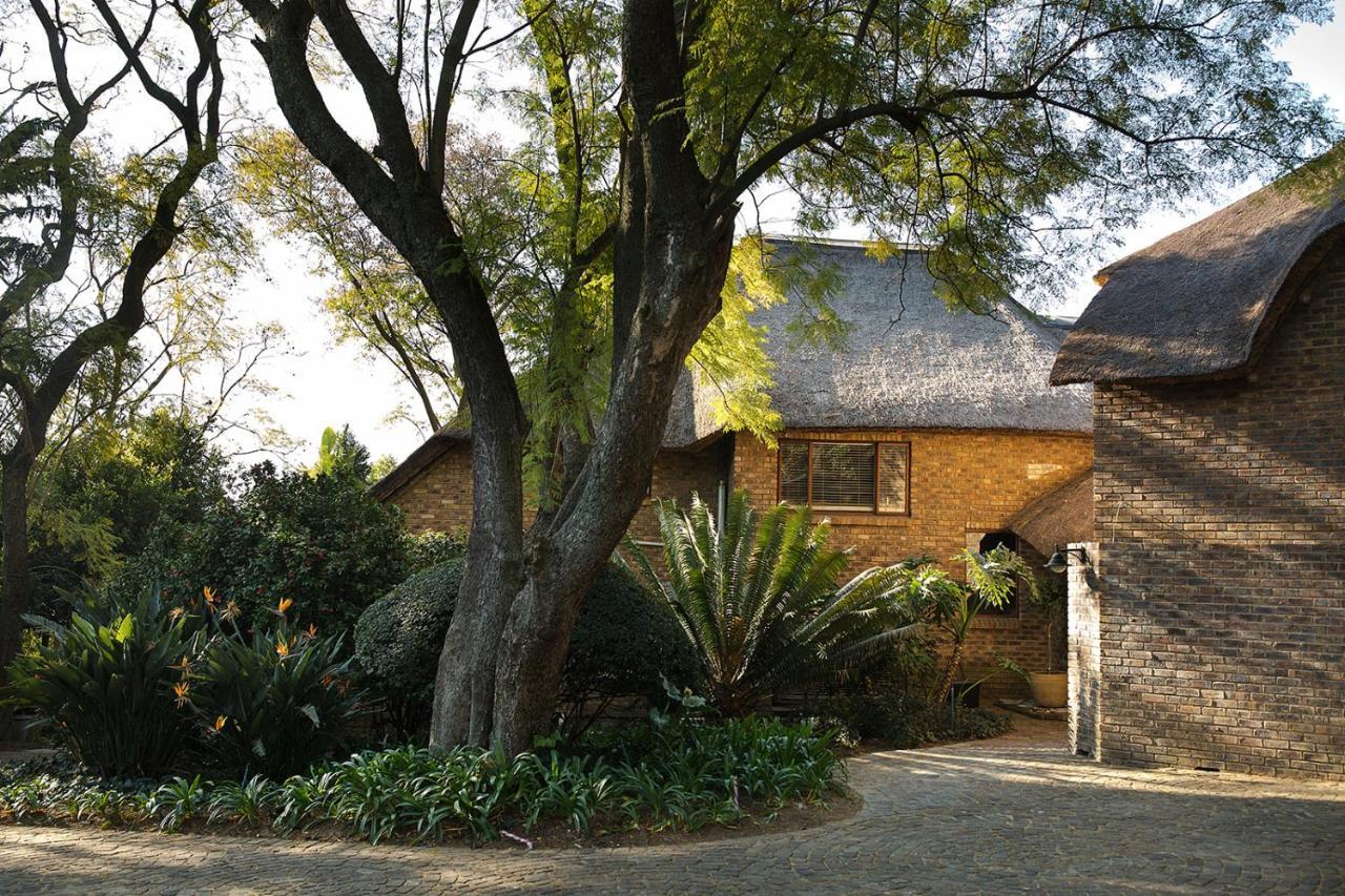 50 On Shepherd Boutique Guest House Sandton Bagian luar foto